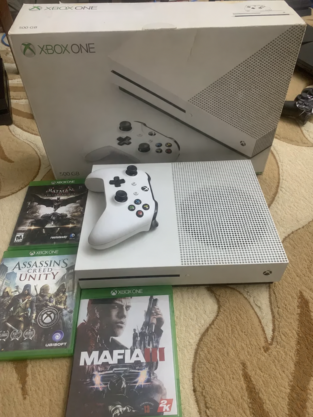 Xbox One S 500 ГБ, полный комплект + 3 диска 0 Xbox One S 500 ГБ, полный комплект + 3 диска image 0