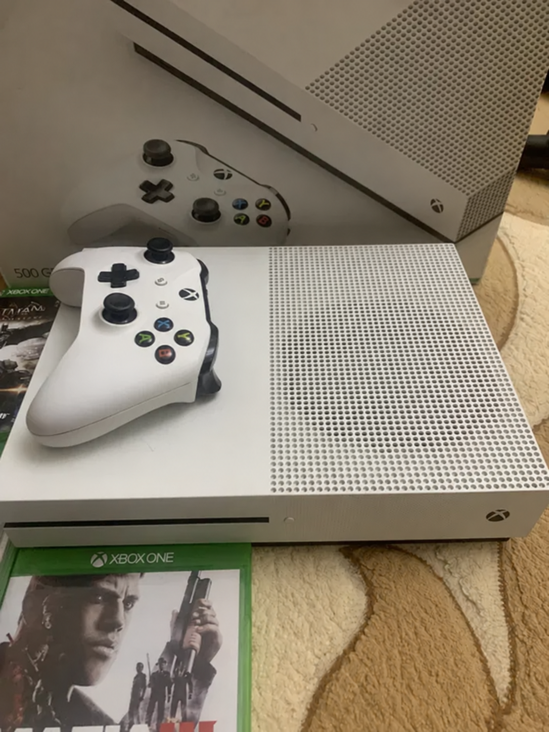Xbox One S 500 ГБ, полный комплект + 3 диска 2 Xbox One S 500 ГБ, полный комплект + 3 диска image 2