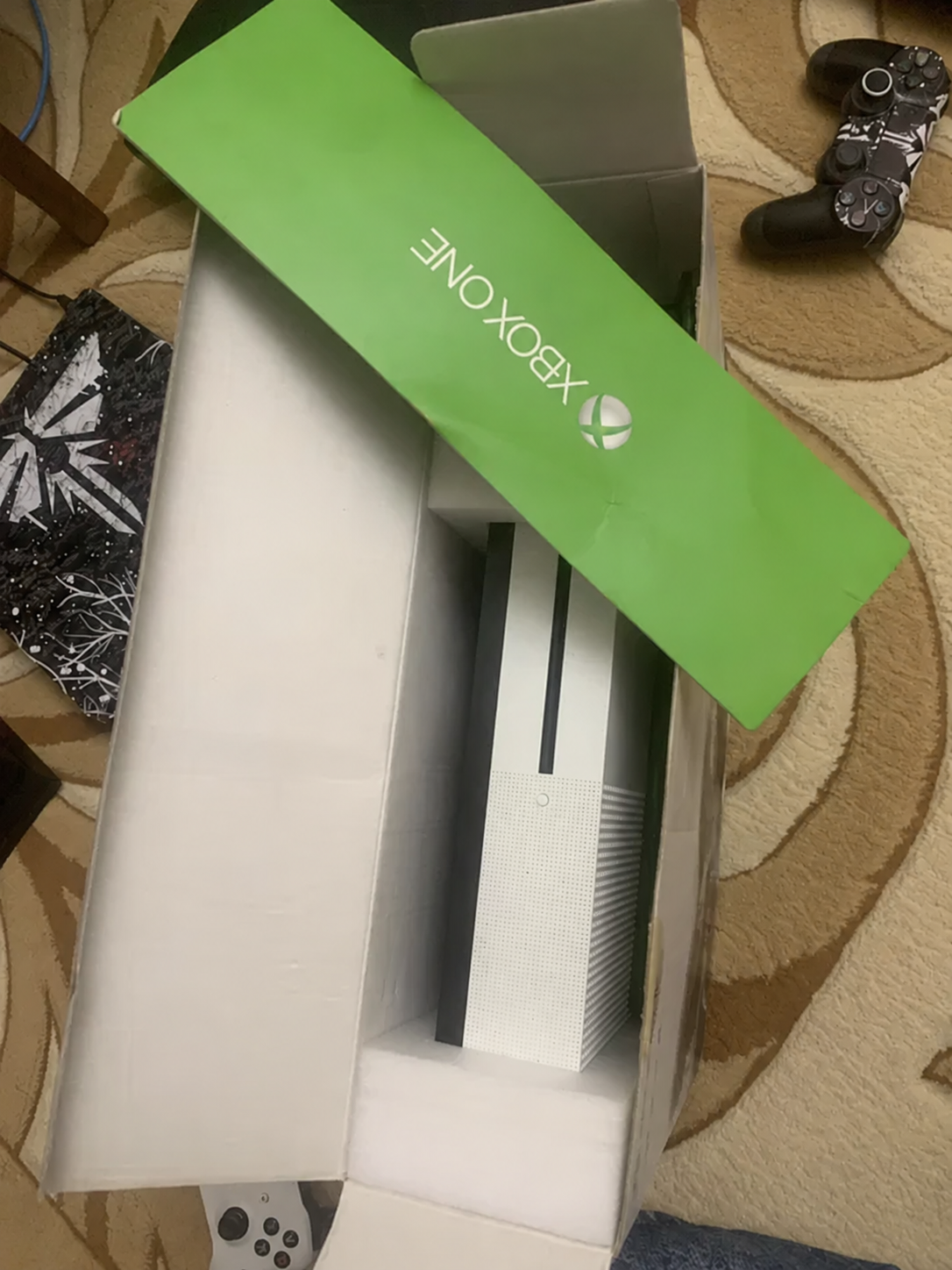Xbox One S 500 ГБ, полный комплект + 3 диска 4 Xbox One S 500 ГБ, полный комплект + 3 диска image 4