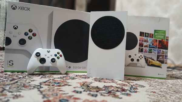 Xbox Series S 512 ГБ, как новый blur bg