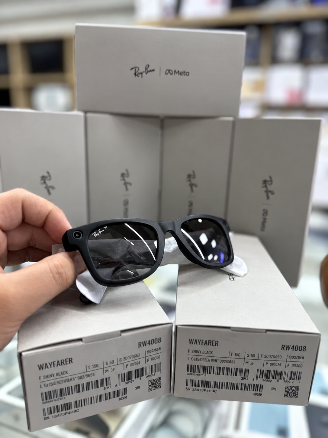 Ray-Ban Meta Wayfarer Matte Black / Polar Gradient Graphite 1 Ray-Ban Meta Wayfarer Matte Black / Polar Gradient Graphite image 1