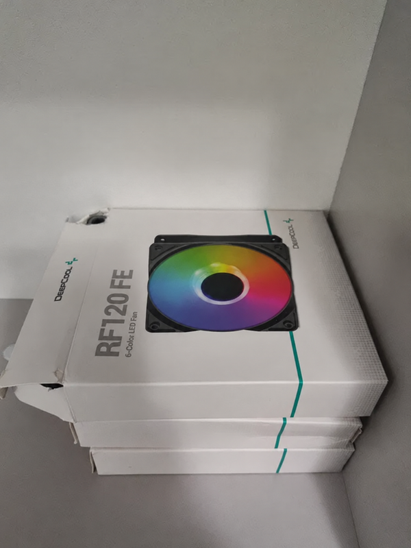 Корпусные вентиляторы DeepCool RF120 FE, новые blur bg