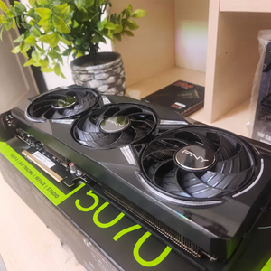 Видеокарта PNY GeForce RTX 5070 12 ГБ image 6 blur bg