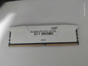 Оперативная память Corsair DDR5 16 ГБ 5600 МГц image 1 blur bg