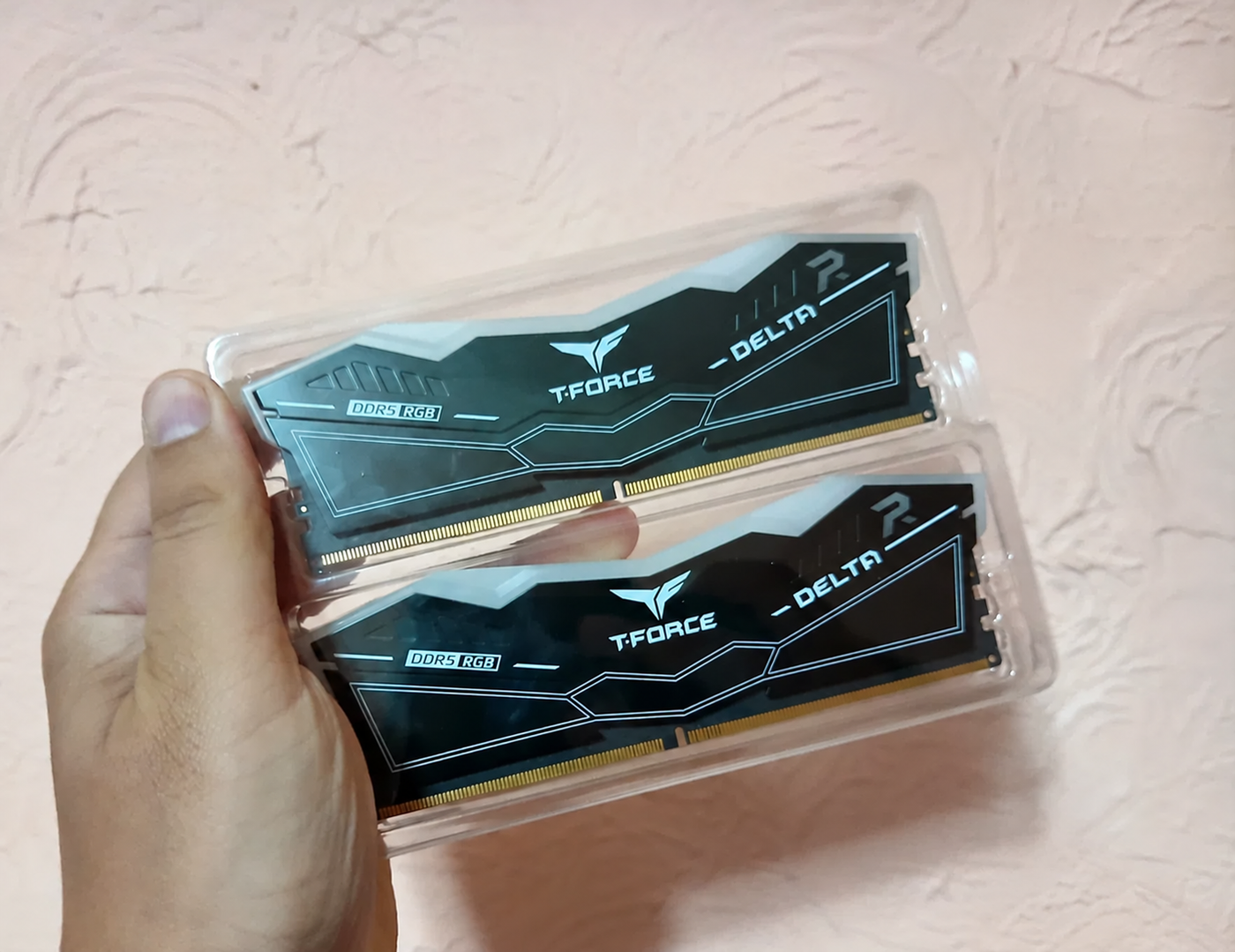 Оперативная память T-Force Delta RGB DDR5 2×16 ГБ 5600 МГц image 1