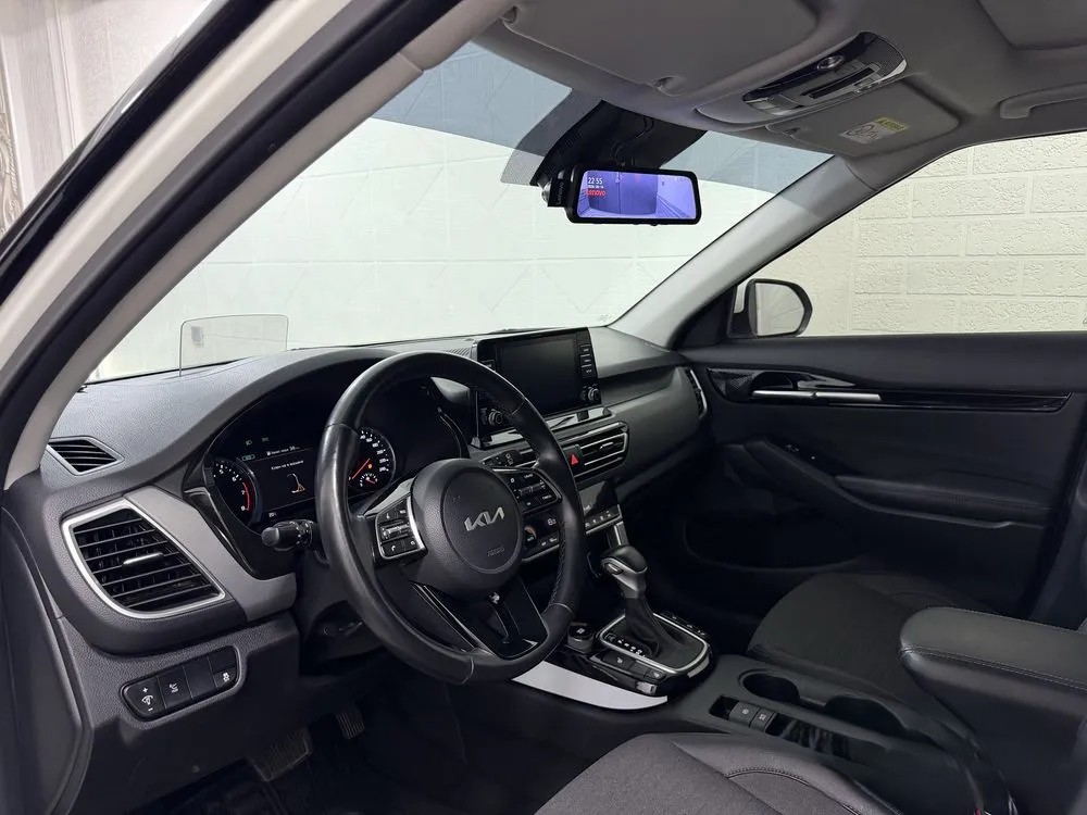 Kia Seltos image 2