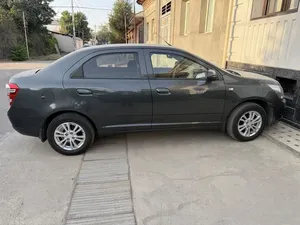 Chevrolet Cobalt image 2 blur bg
