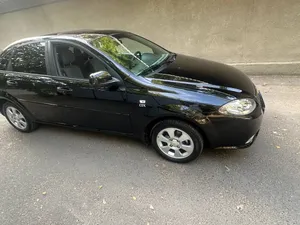 Chevrolet Gentra image 2 blur bg