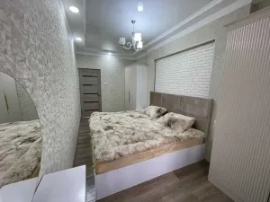 Квартира Чиланзар 18 квартал image 2 blur bg
