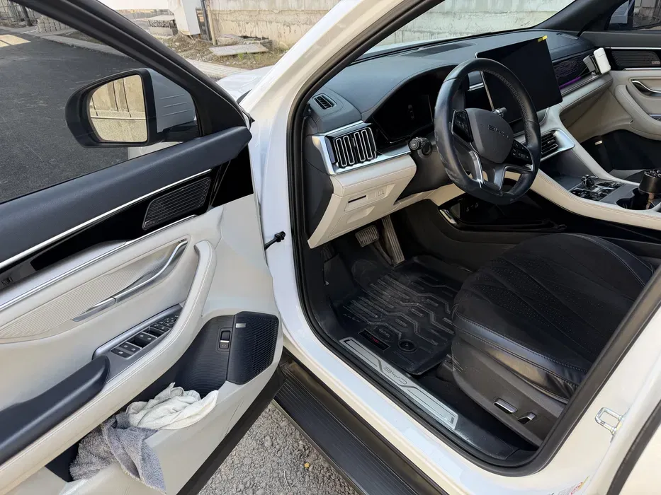 BYD Song Plus 2024 used image 4