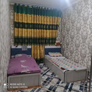 Комната с хозяином image 1 blur bg