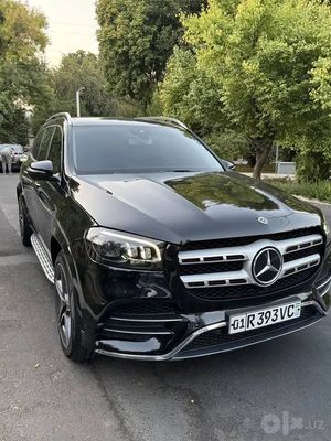 Mercedes-Benz GLS image 1 blur bg