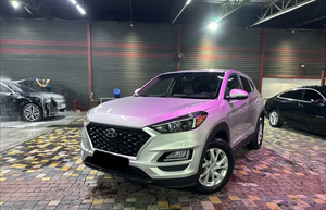 Hyundai Tucson image 0 blur bg