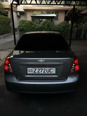 Chevrolet Gentra 2016 used image 2 blur bg