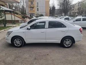Chevrolet Cobalt 2024 used image 2 blur bg