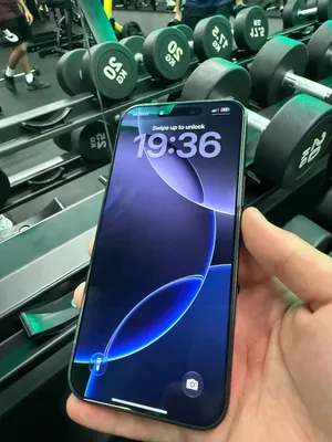 Apple iPhone 16 Pro Max image 2 blur bg
