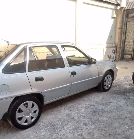 Chevrolet Nexia 2 image 2