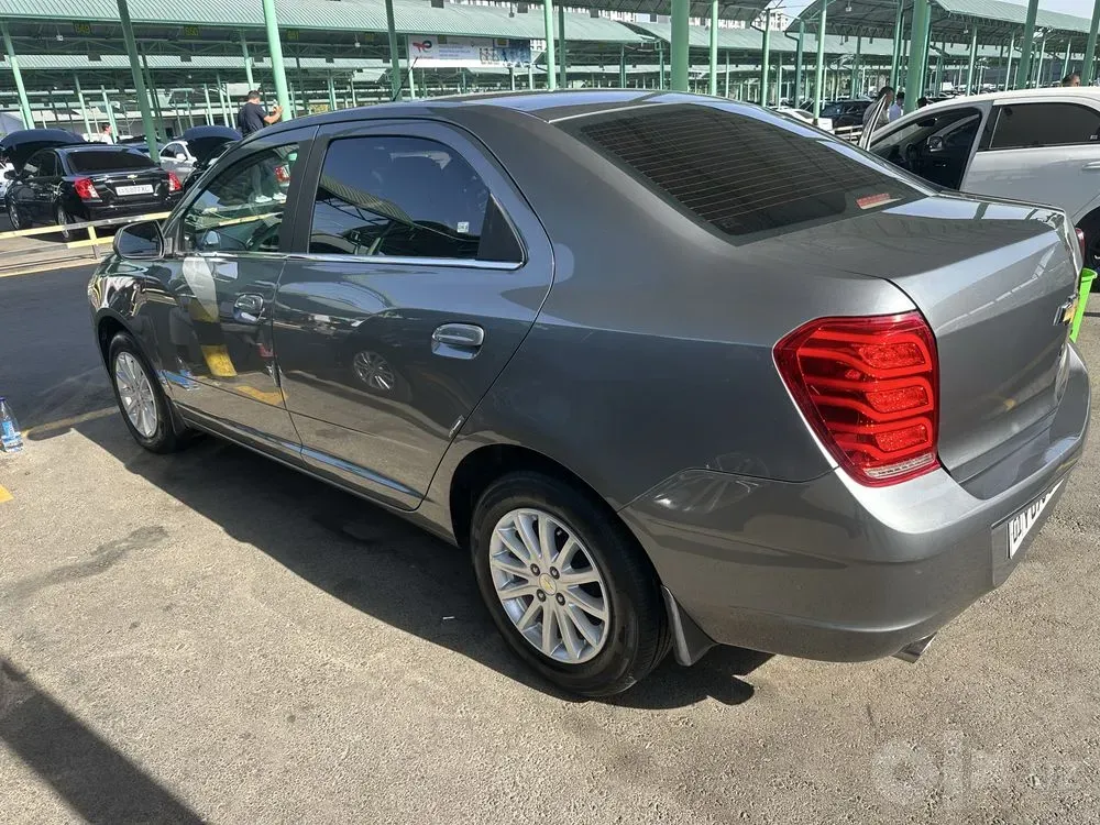 Chevrolet Cobalt image 2