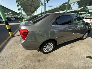 Chevrolet Cobalt image 6 blur bg