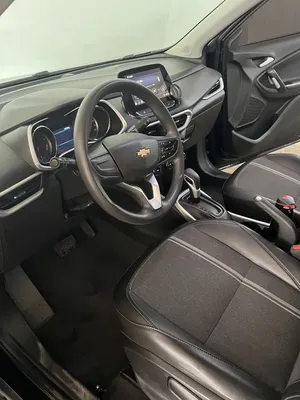 Chevrolet Tracker image 2 blur bg
