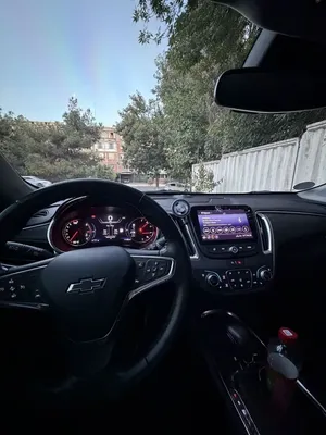 Chevrolet Malibu 2 image 4 blur bg