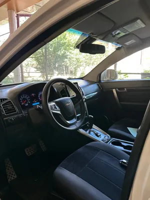 Chevrolet Captiva image 2 blur bg