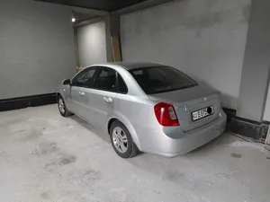 Chevrolet Lacetti image 1 blur bg