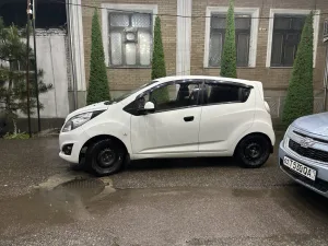 Chevrolet Spark 2013 used image 3 blur bg
