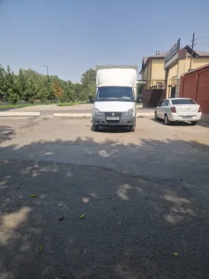 Перевозка грузов мебели и пианино blur bg