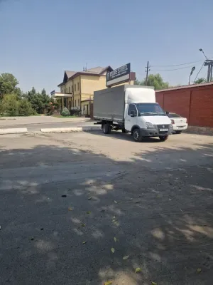 Перевозка грузов мебели и пианино image 1 blur bg