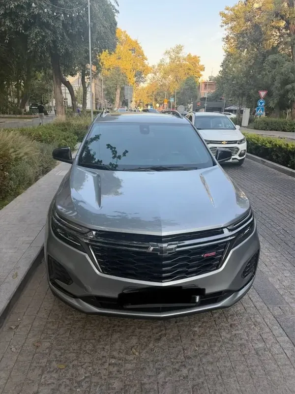 Chevrolet Equinox blur bg