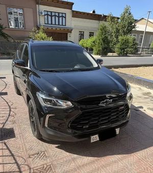 Chevrolet Tracker blur bg