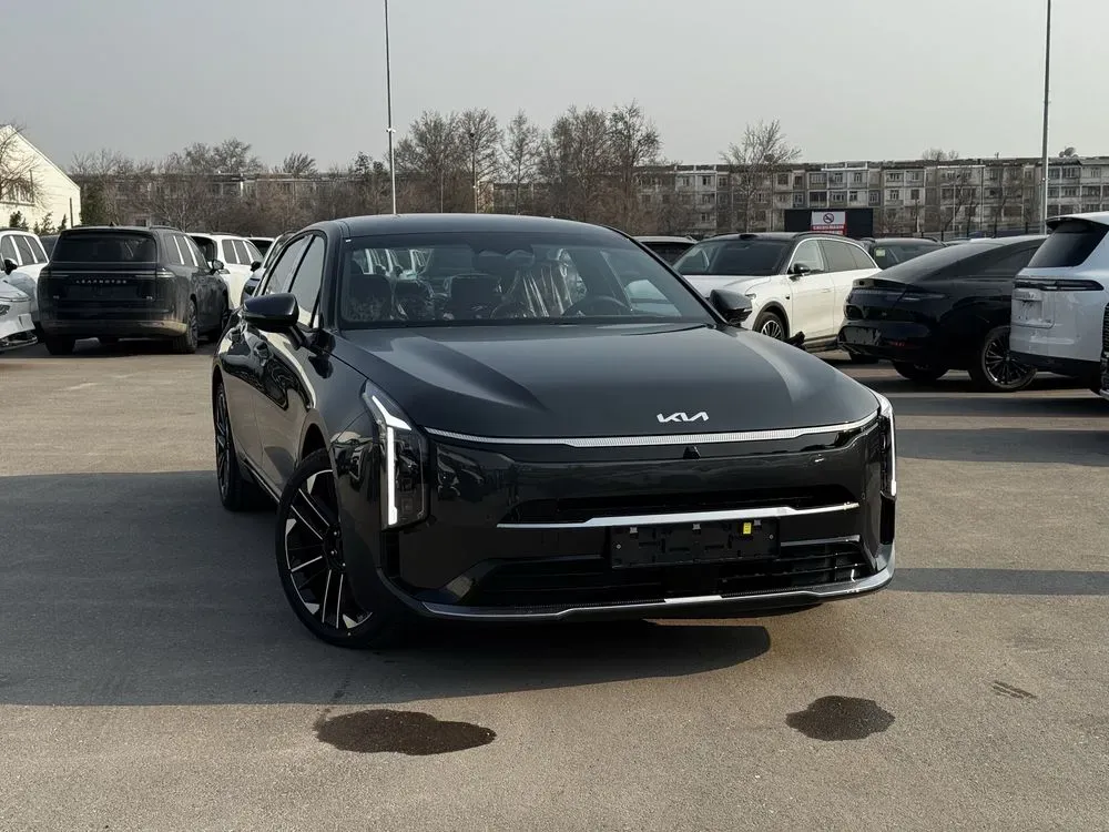 Kia K8 image 1