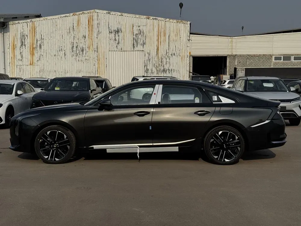 Kia K8 image 2