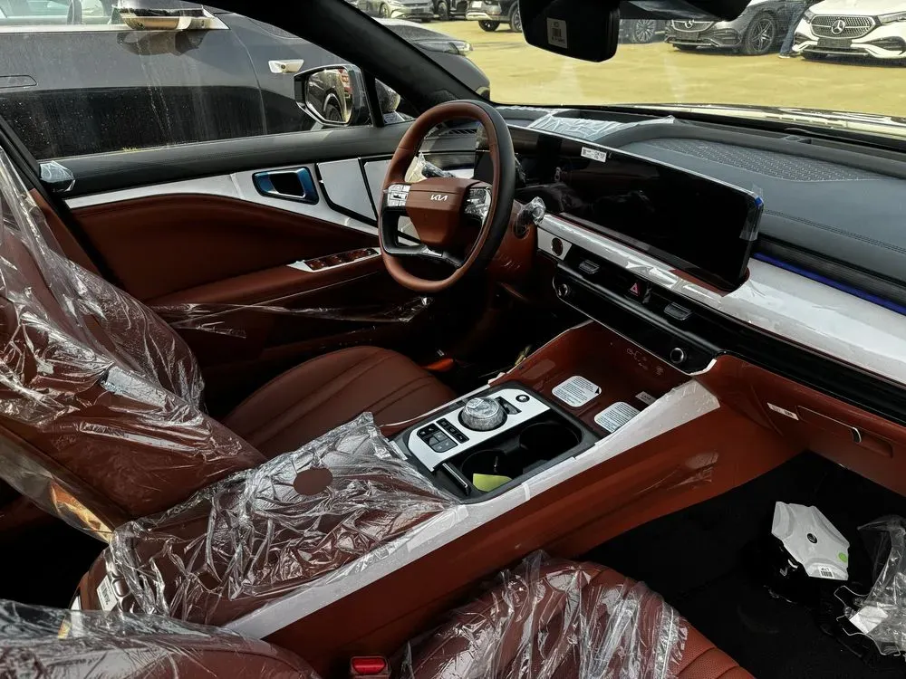 Kia K8 image 5