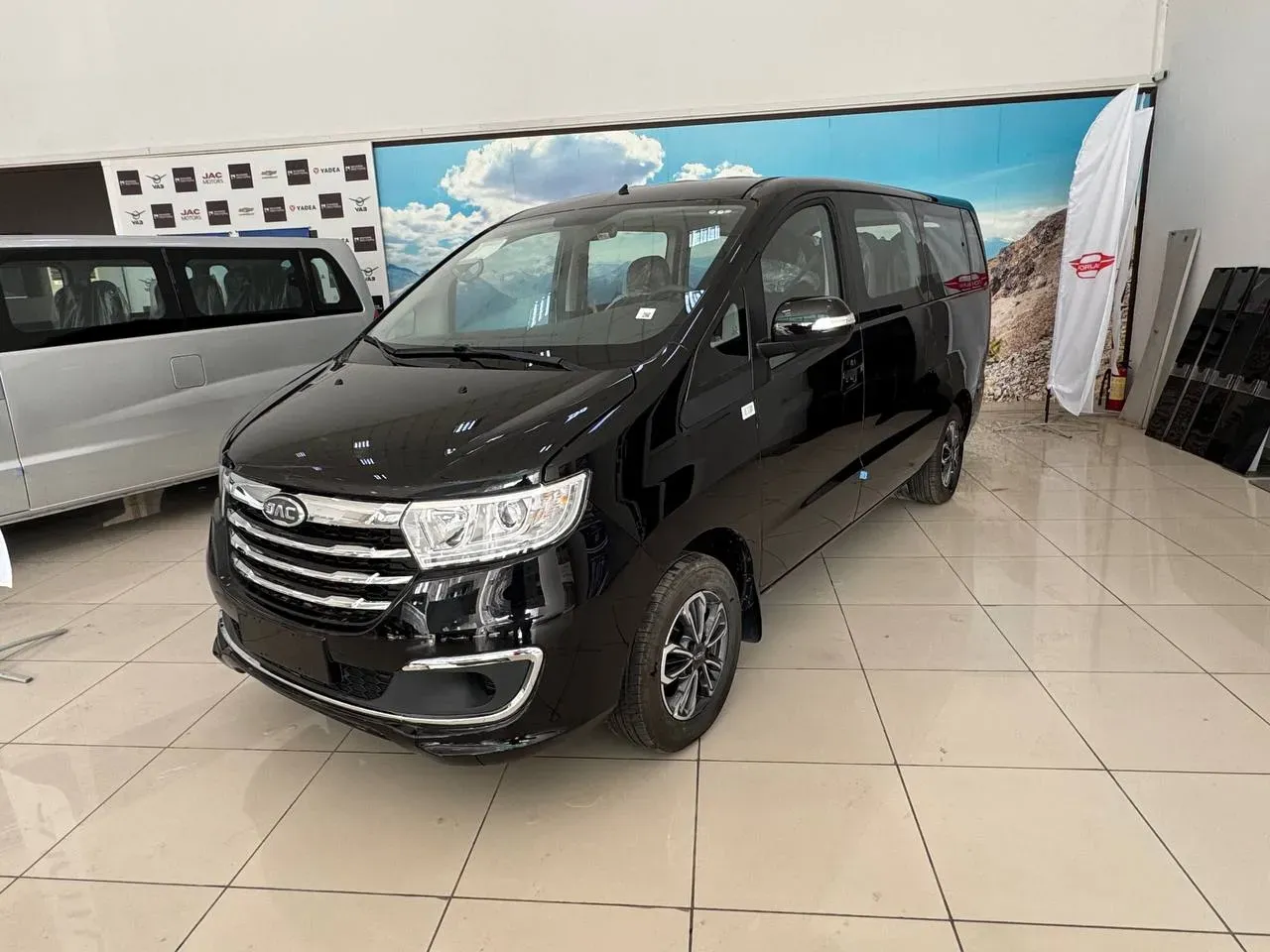 JAC M3 image 0