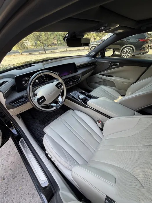 Kia K8 image 1