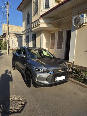 Chevrolet Tracker image 1 blur bg