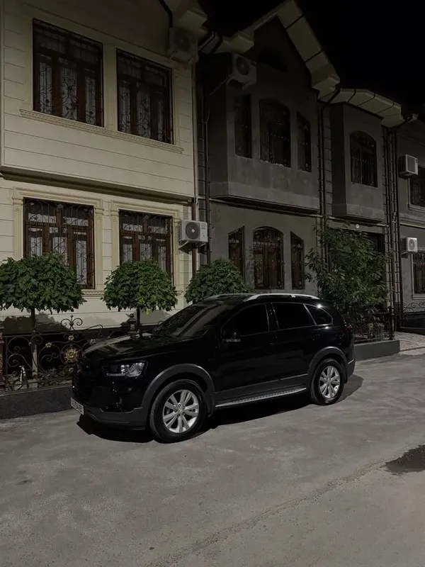 Chevrolet Captiva blur bg