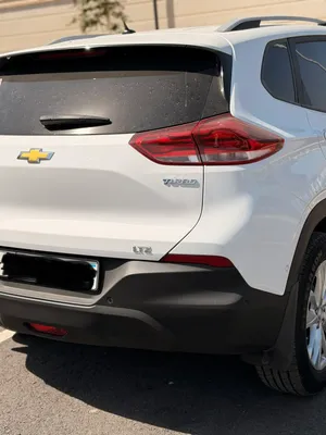 Chevrolet Tracker image 1 blur bg