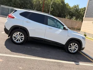 Chevrolet Tracker image 3 blur bg