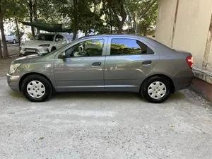 Chevrolet Cobalt image 2 blur bg