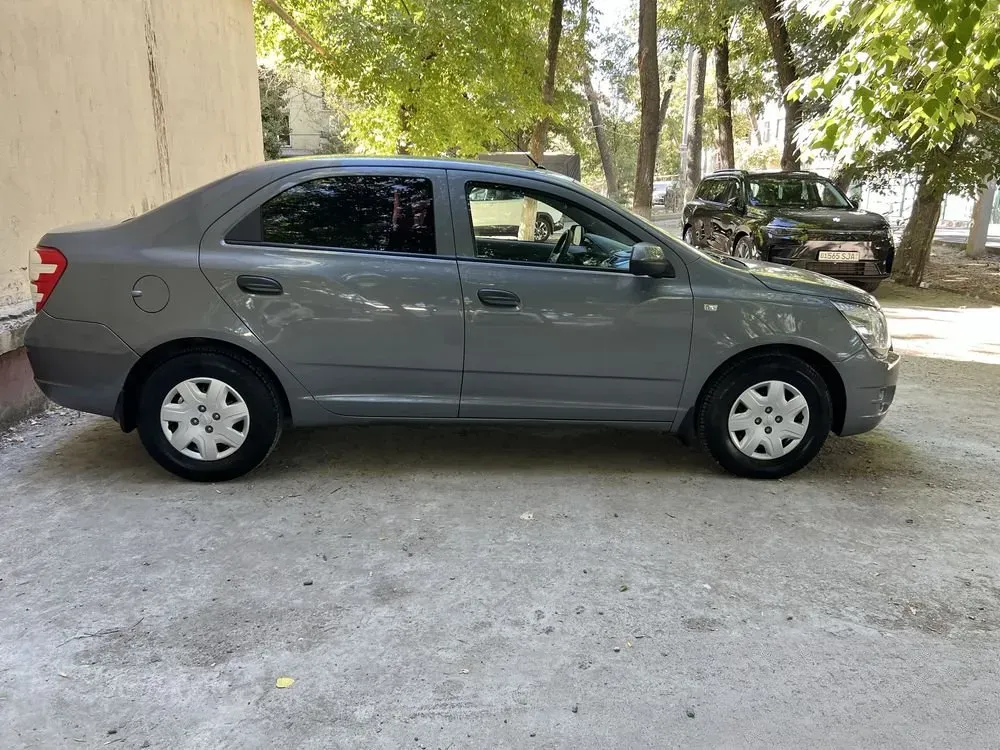 Chevrolet Cobalt image 3