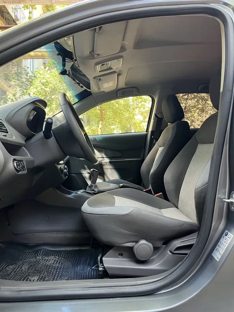 Chevrolet Cobalt image 6