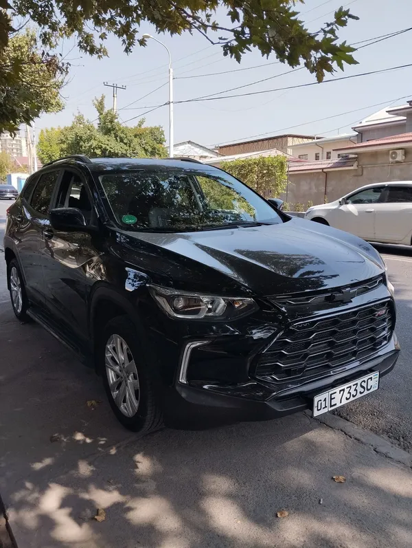 Chevrolet Tracker blur bg