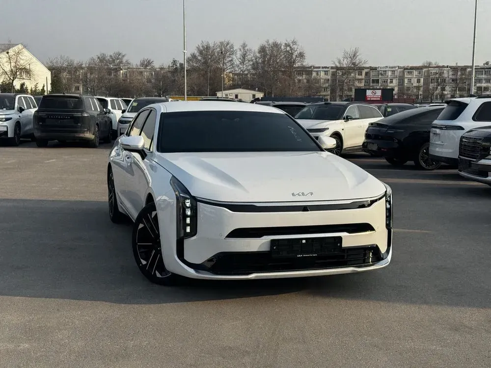 Kia K8 1 Kia K8 image 1