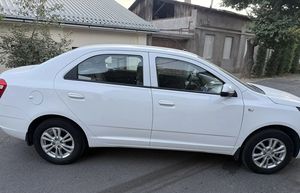 Chevrolet Cobalt image 1 blur bg