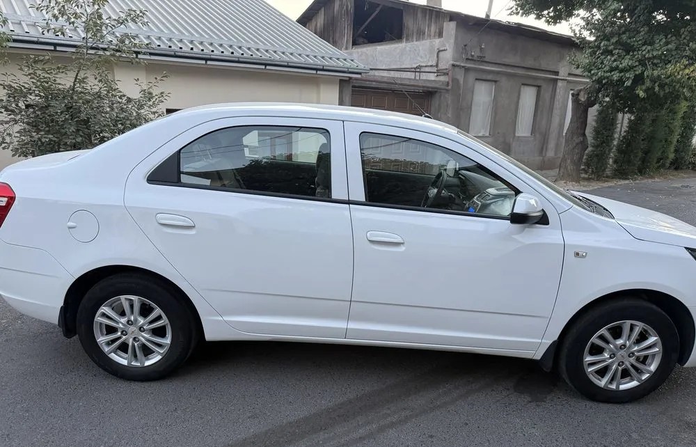 Chevrolet Cobalt image 1