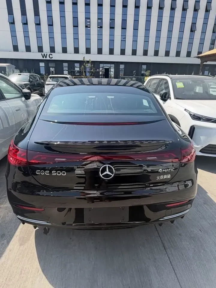 Mercedes-Benz EQE image 1