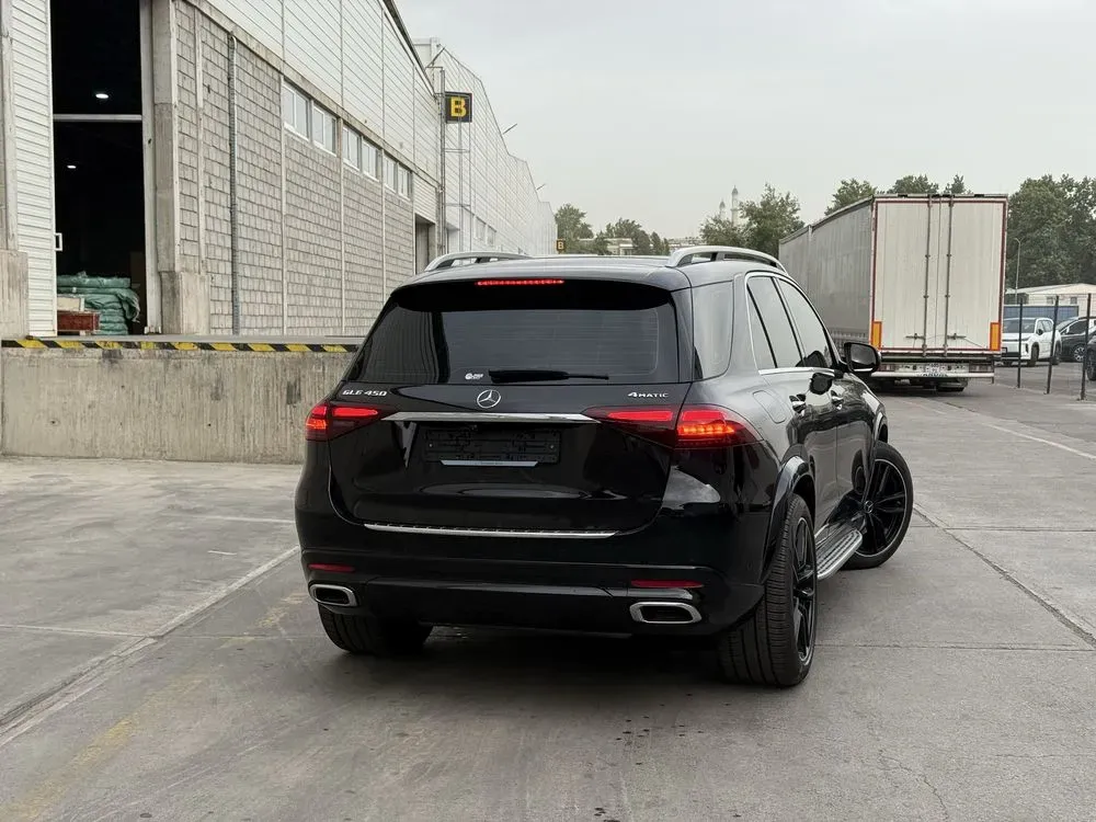 Mercedes-Benz GLE image 2